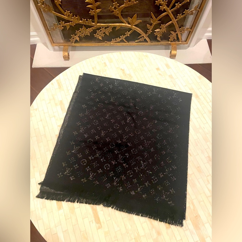 Louis Vuitton LV Timeless Stole - Noir - NWT